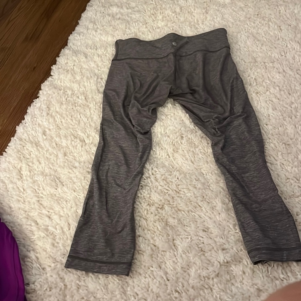 Gray Lululemon capris. Size 6